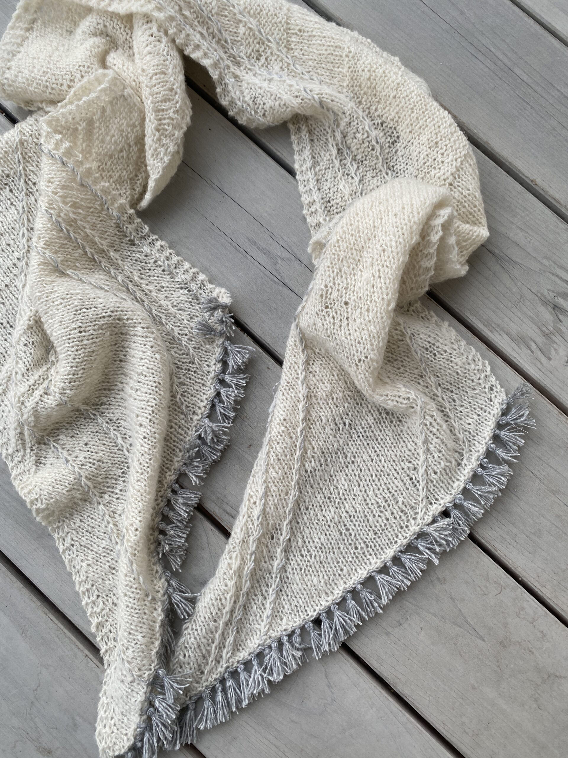 Nomadnoss Simply Enjoy Yoake Shawl Strickset Schafwolle 2x50g