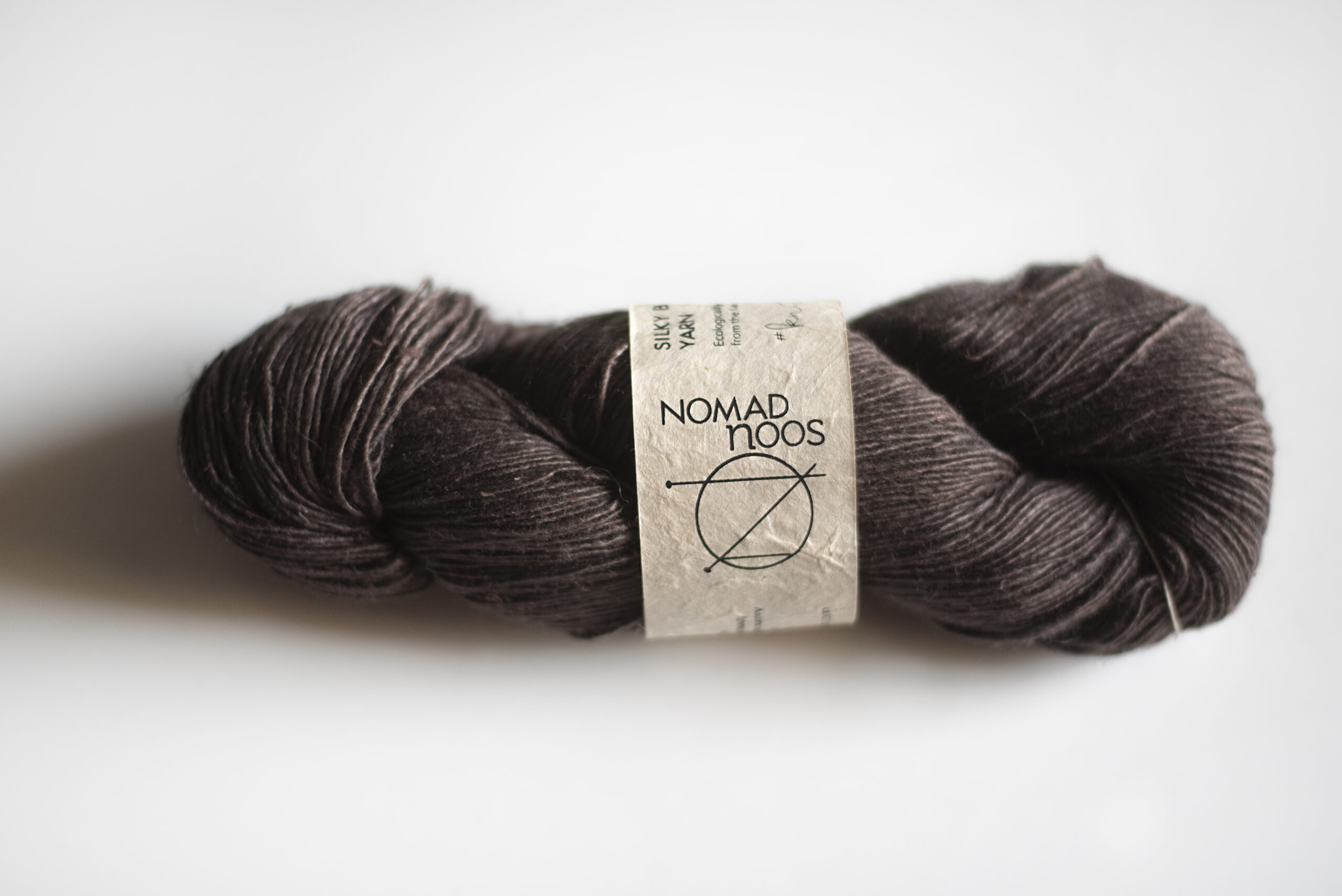 Nomadnoss Banana Light Silky Bananengarn vegan hell