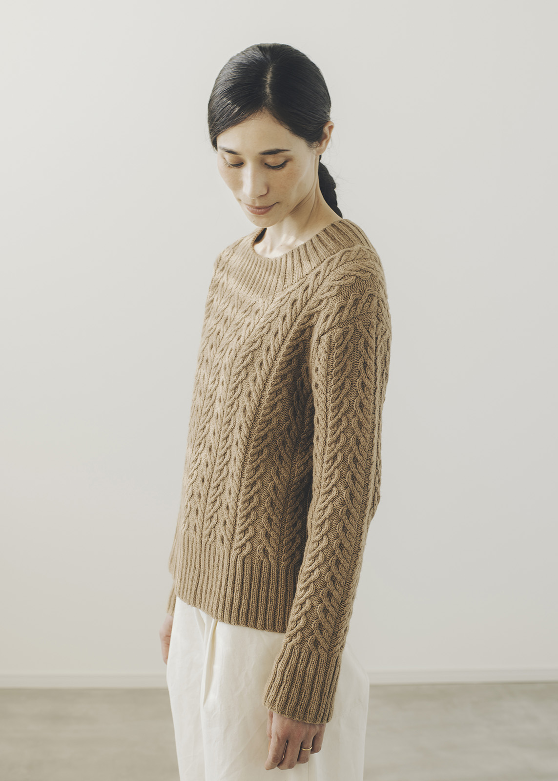 Nomadnoss Temee Pullover Strickkit Kamel Zopf