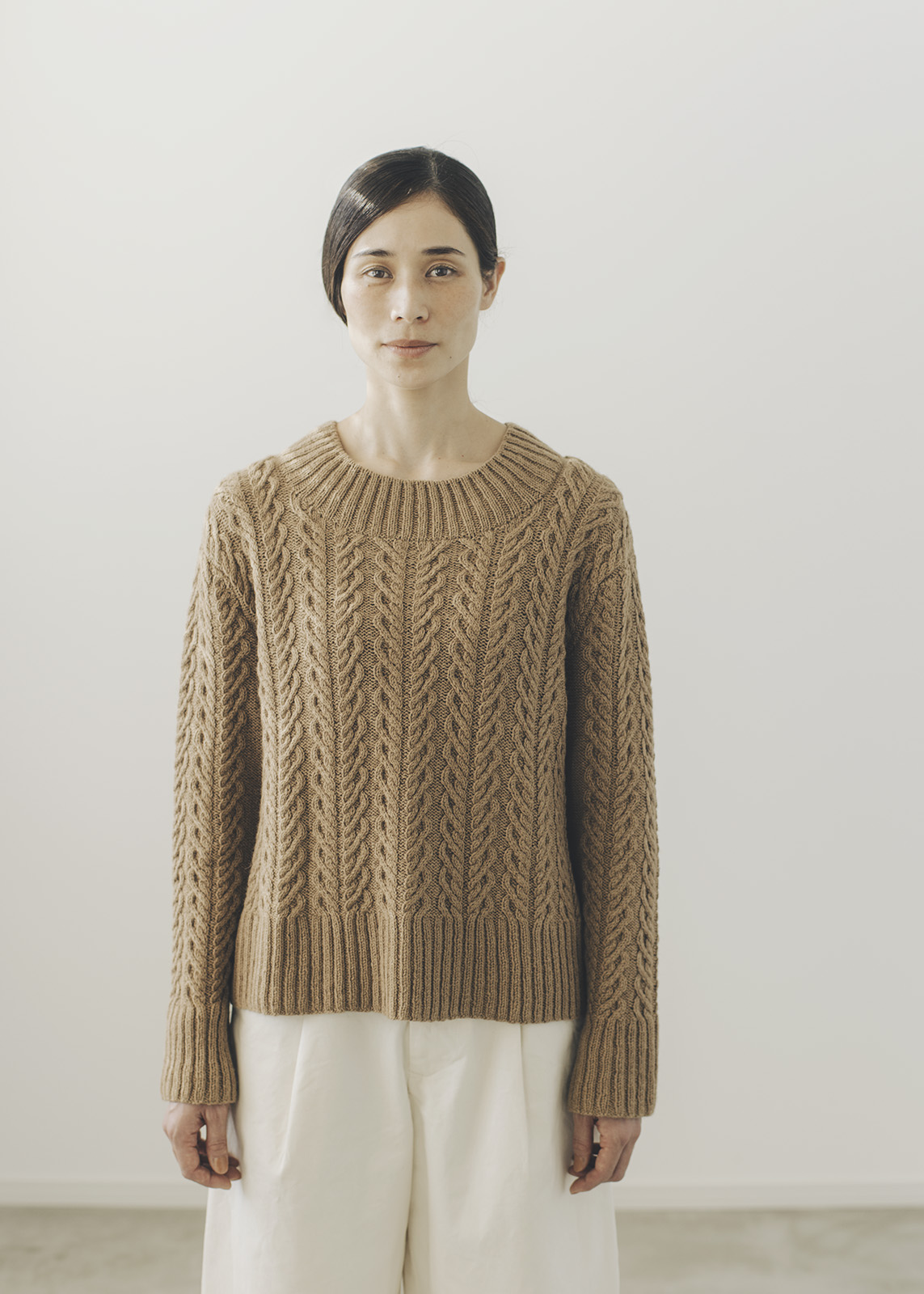 Nomadnoss Temee Pullover Strickkit Kamel Zopf
