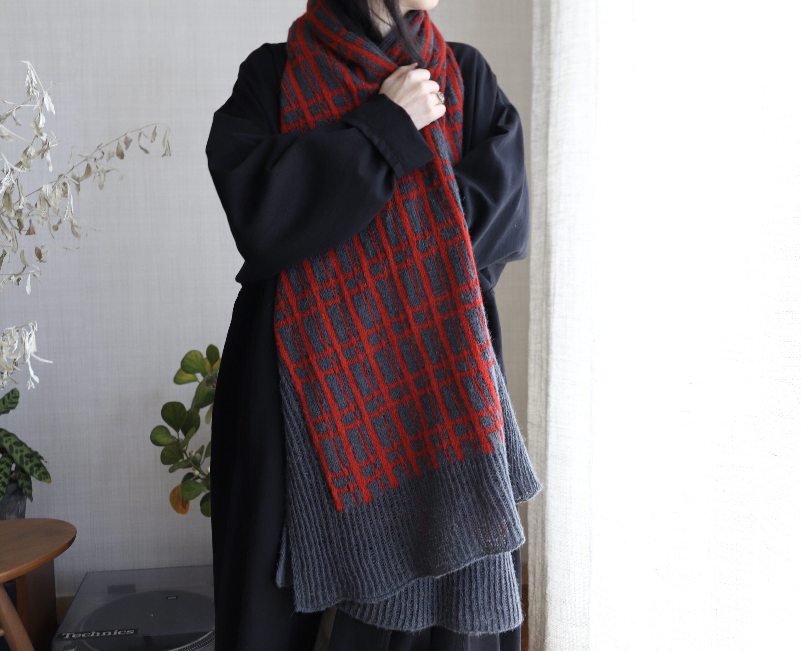 Nomadnoss Reikos Shawl Strickkit Kamelgarn Heart Coal