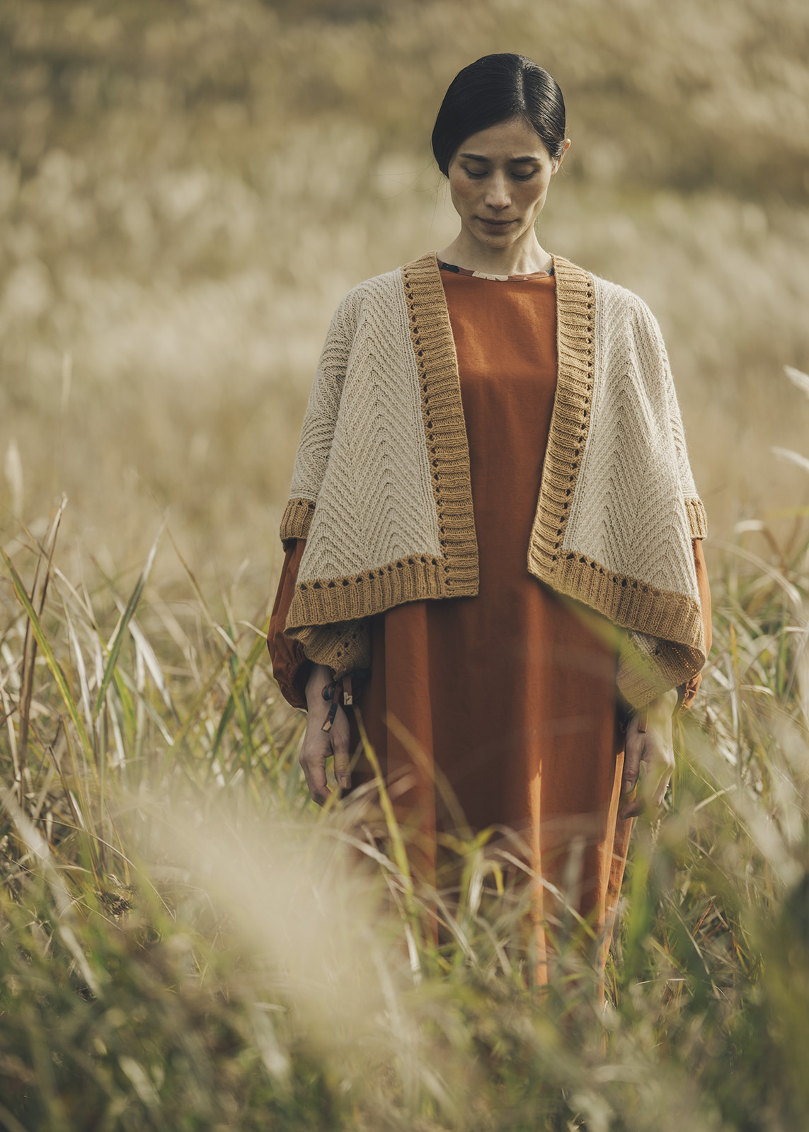 Nomadnoss Roam Poncho Strickkit Kamelgarn Irene Lin