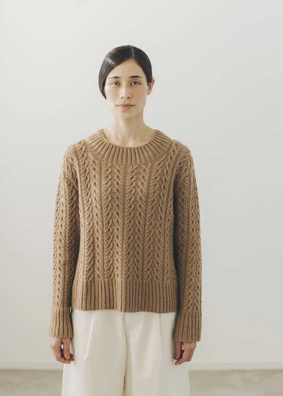 Nomadnoss Temee Pullover Strickkit Kamel Zopf